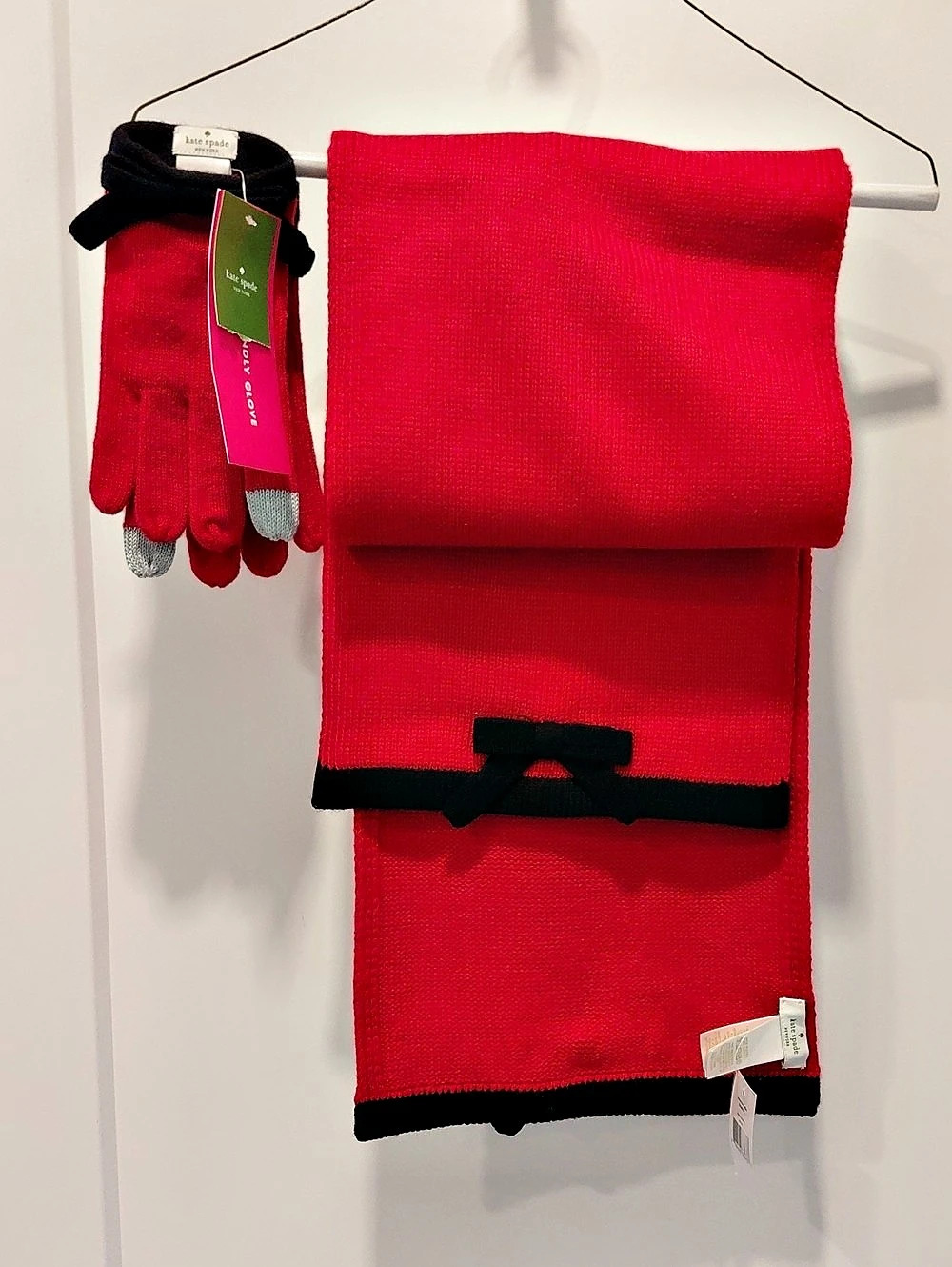 Kate Spade new york Bow Muffler Scarf and Touch Glove Set Red & Black....NEW